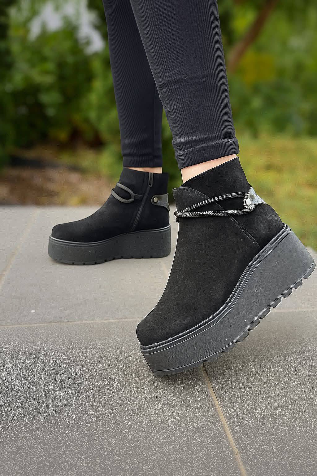 Botine Negre Piele Velur cu Talpă Înaltă Lux by Dessi