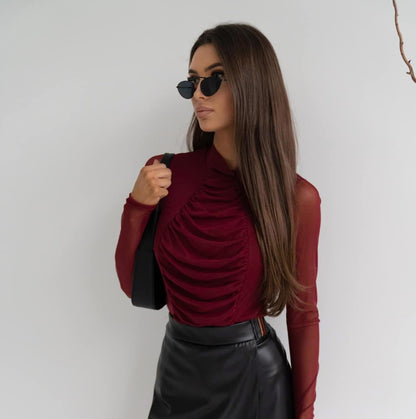 Bluză Elegantă Vișinie cu Detalii Drapeate și Mâneci din Mesh
