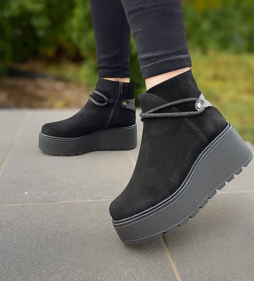 Botine Negre Piele Velur cu Talpă Înaltă Lux by Dessi